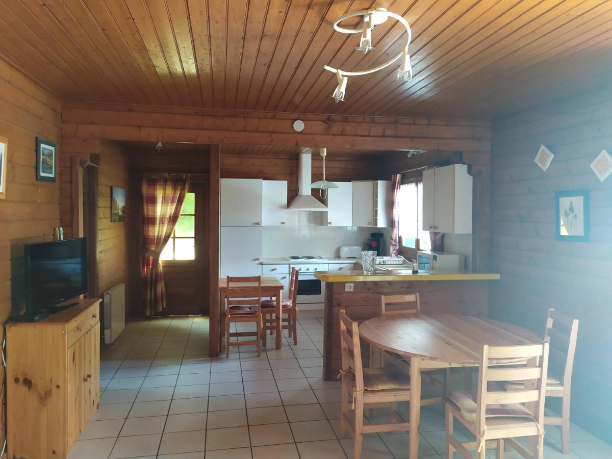 Bois Ferienhaus Neuville (Correze)